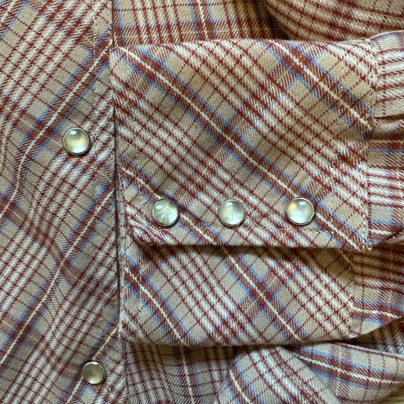 Vintage Miller Western Wear. Plaid bib front with Pearl Snap buttons. - Picture 13 of 13